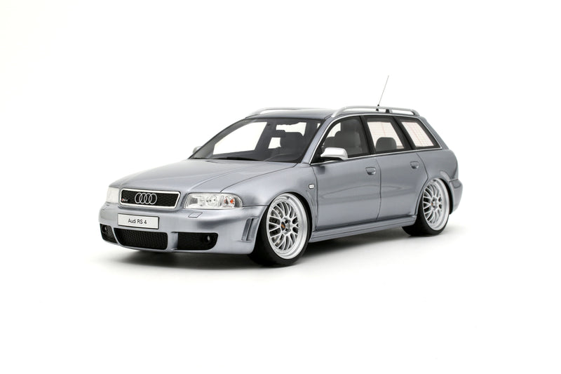 Chargez l'image dans la visionneuse de la galerie, AUDI RS 4 (B5) AVANT "STANCED" AVUS ARGENTÉ 2025 OTTOmobile 1:18
