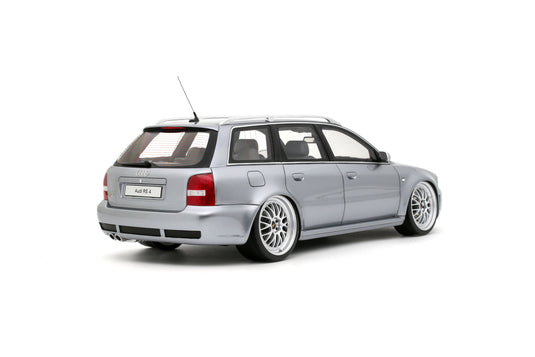 AUDI RS 4 (B5) AVANT "STANCED" AVUS ARGENTÉ 2025 OTTOmobile 1:18