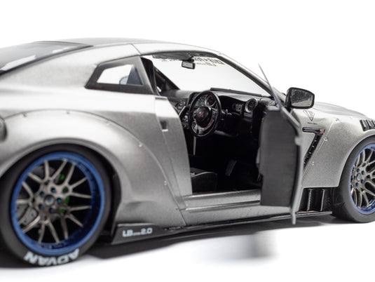 NISSAN GT-R (R35) W/ LIBERTY WALK BODY KIT 2.0 SILVER 2023 SOLIDO 1:18