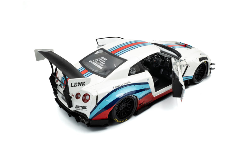Load image into Gallery viewer, Nissan GT-R (R35) W/ LIBERTY WALK BODY KIT 2.0 M 2024 SOLIDO 1:18
