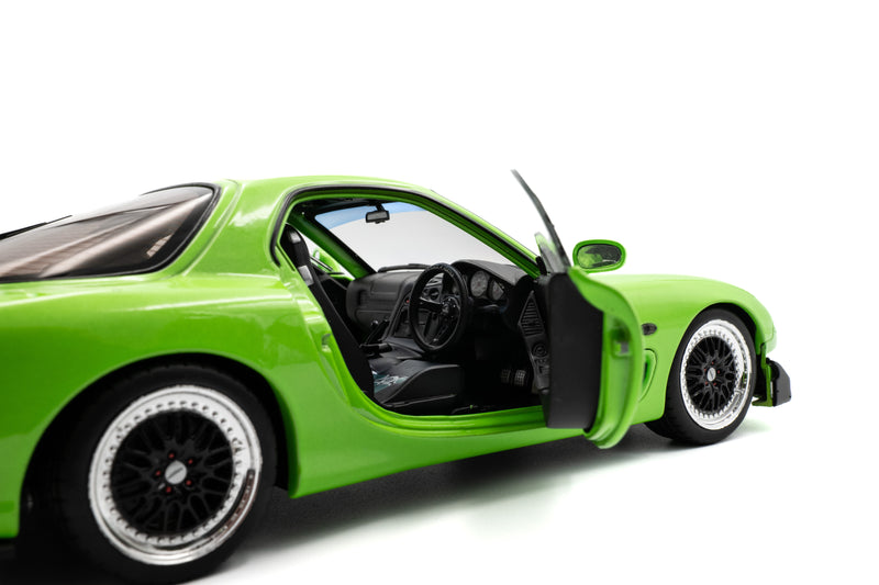 Load image into Gallery viewer, Mazda RX7 FD3RS SOLIDO WORKS NEON GREEN 1999 SOLIDO 1:18
