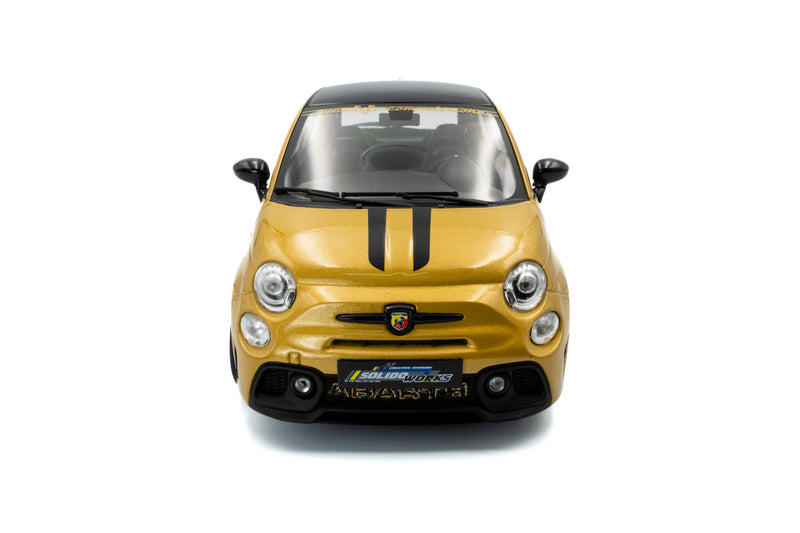 Laad de afbeelding in de Gallery-viewer, FIAT F595 ABARTH SOLIDO WORKS GEEL 2024 SOLIDO 1:18
