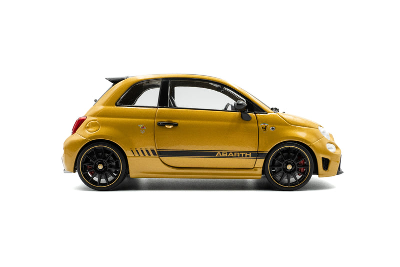 Laad de afbeelding in de Gallery-viewer, FIAT F595 ABARTH SOLIDO WORKS GEEL 2024 SOLIDO 1:18

