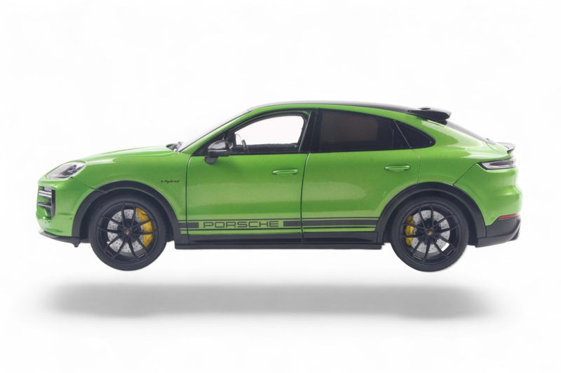 Chargez l'image dans la visionneuse de la galerie, PORSCHE CAYENNE TURBO GT COUPE 2024 VERT SOLIDO 1:18
