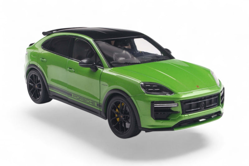 Chargez l'image dans la visionneuse de la galerie, PORSCHE CAYENNE TURBO GT COUPE 2024 VERT SOLIDO 1:18
