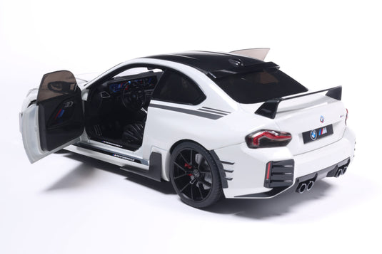 Bmw M2 PERFORMANCE PARTS WHITE 2025 SOLIDO 1:18