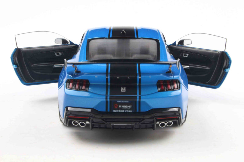 Load image into Gallery viewer, Ford SHELBY MUSTANG SUPER SNAKE GRABBER BLUE METALLIC 2025 SOLIDO 1:18
