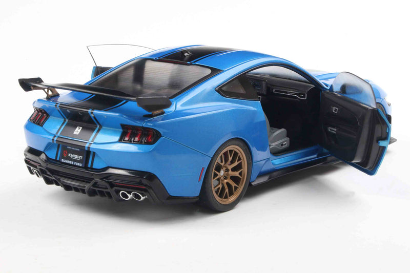 Load image into Gallery viewer, Ford SHELBY MUSTANG SUPER SNAKE GRABBER BLUE METALLIC 2025 SOLIDO 1:18
