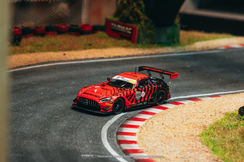 Chargez l'image dans la visionneuse de la galerie, MERCEDES-BENZ AMG GT GT3 #888 MARO ENGEL BATHURST 12H 2026 TARMAC WORKS 1:64
