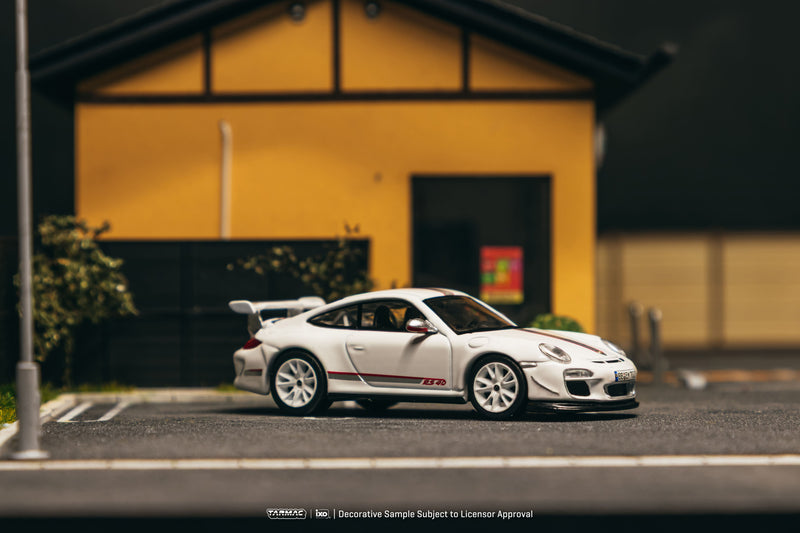 Load image into Gallery viewer, PORSCHE 991 (997) GT3 RS WHITE 2025 TARMAC WORKS 1:64

