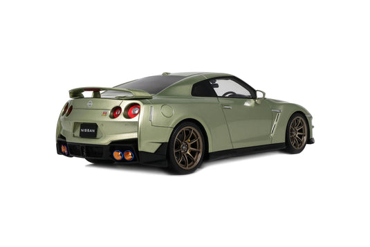 NISSAN GT-R (R35) PREMIUM EDITION T-SPEC MILLENNIUM JADE 2024 GT SPIRIT 1:18