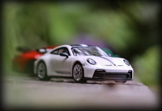 Load image into Gallery viewer, Porsche 911 (992) GT3 2021 White MINICHAMPS 1:64
