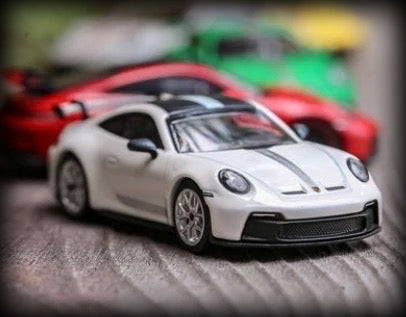Porsche 911 (992) GT3 2021 White MINICHAMPS 1:64